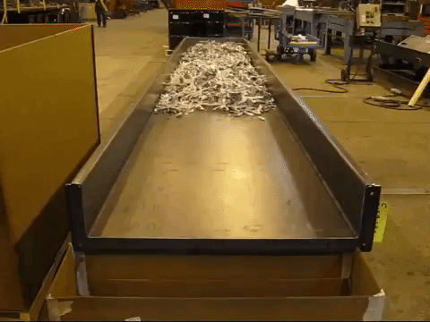  vibratory conveyor used to handle scrap aluminum.